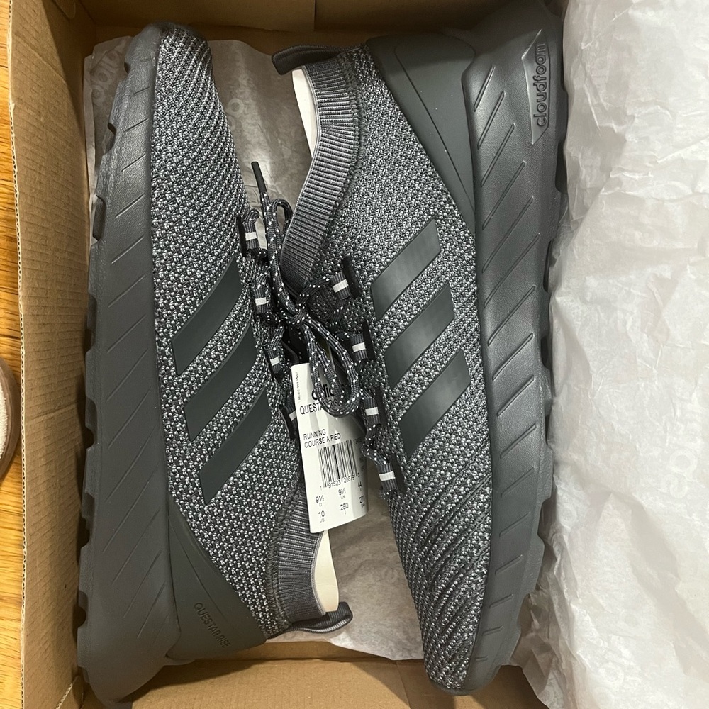 questar rise adidas shoe in a size 10
